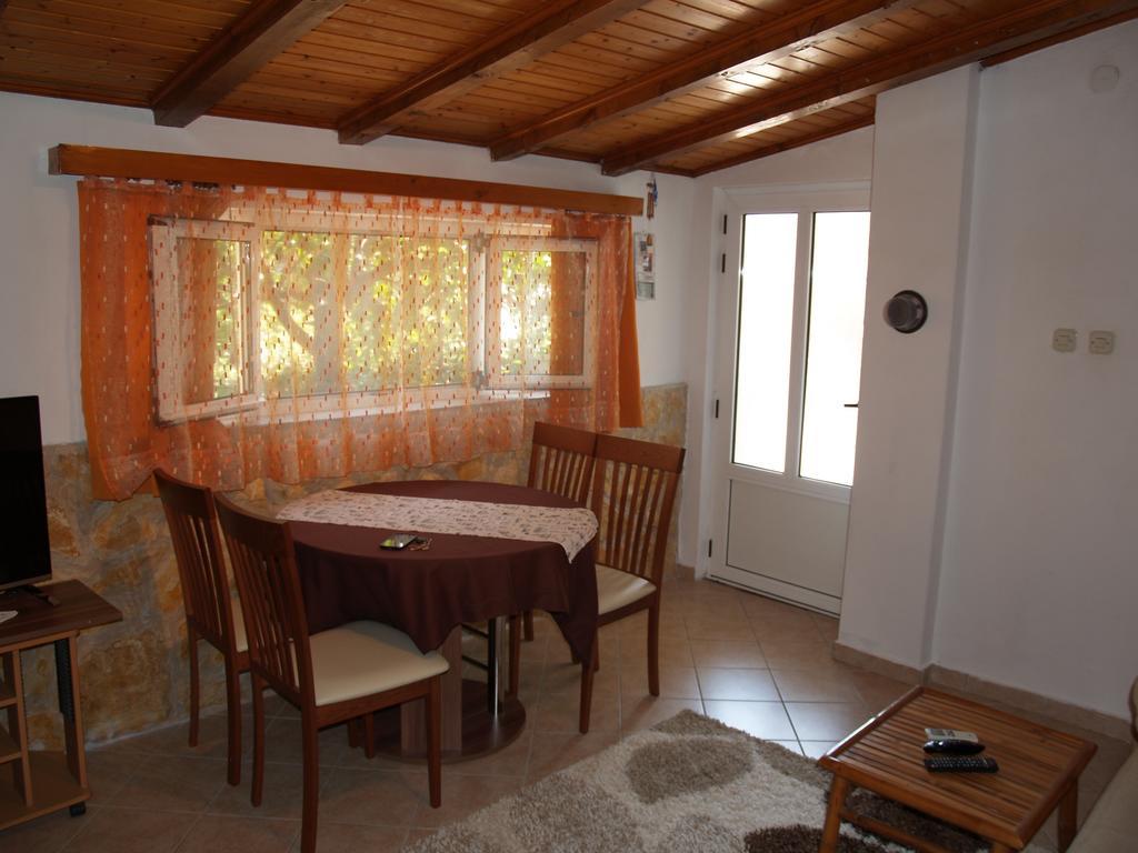 Apartments Pharia ييلسا الغرفة الصورة